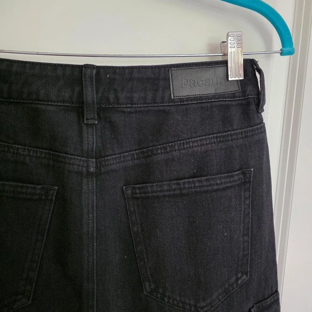 PacSun black cargo skirt with frayed hem Size 25